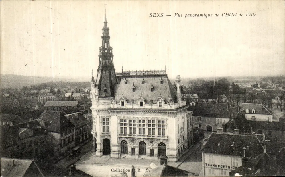 Sens — Panoramablick auf das Rathaus — Sammlung R. R.-S. - Vorderseite
