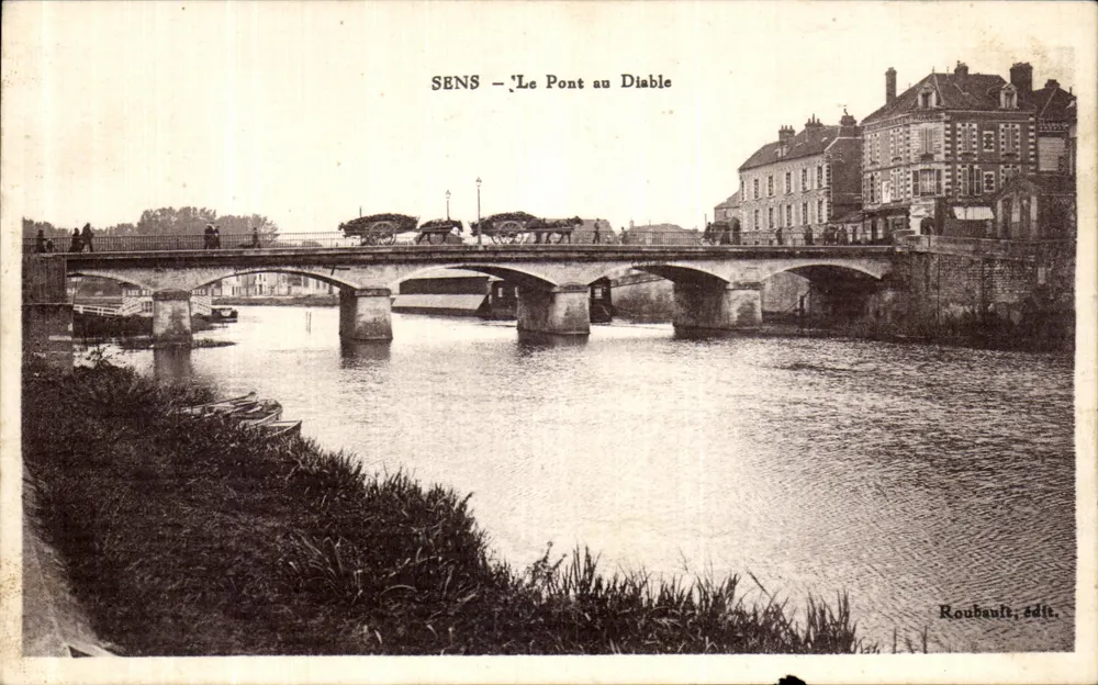 SENS — Le Pont au Diable — Roubaud, édite. - Frente