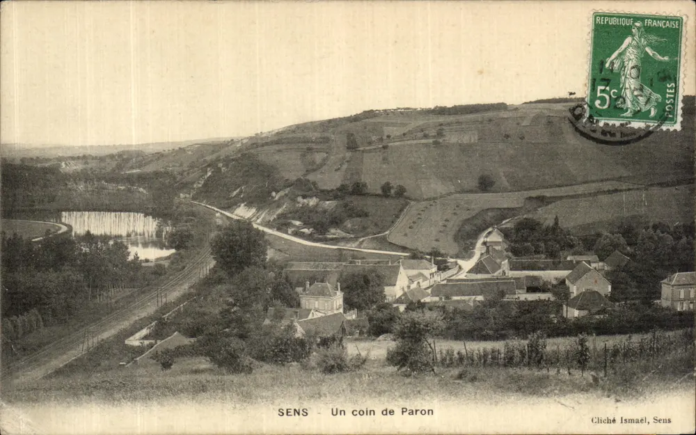 SENS - Um canto de Paron — Cliché Ismaël, Sens - Frente