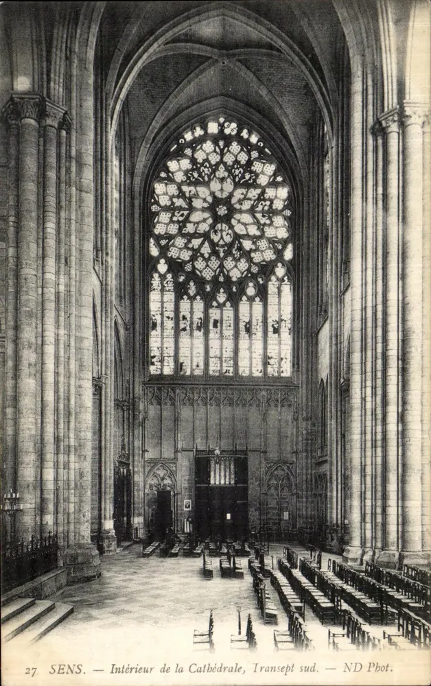 Sens — Interior de la Catedral, Transepto sur — ND Phot. - Anverso