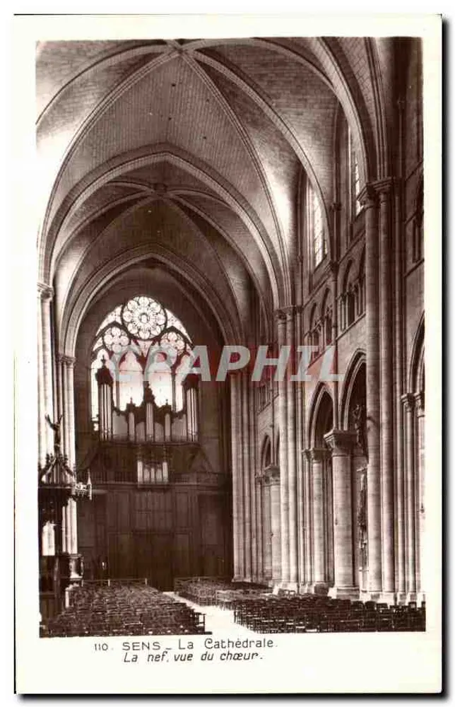 Sens - Die Kathedrale. Die Kirche vom Chor aus gesehen. - Vorderseite