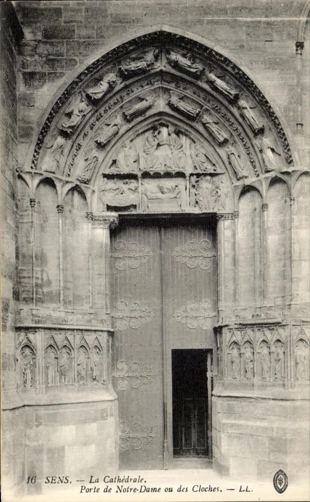 Sens — Die Kathedrale. Tür der Notre-Dame oder der Glocken. — LL. - Vorderseite