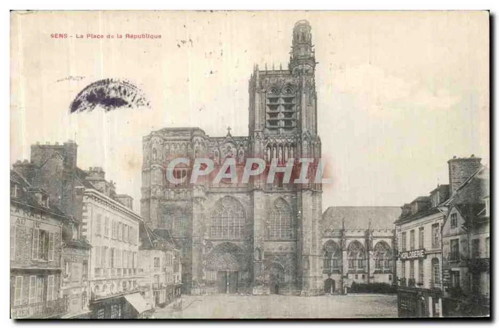 Gens - La Place de la République — éditeur G. Korloberie, n° de série non visible - Frente