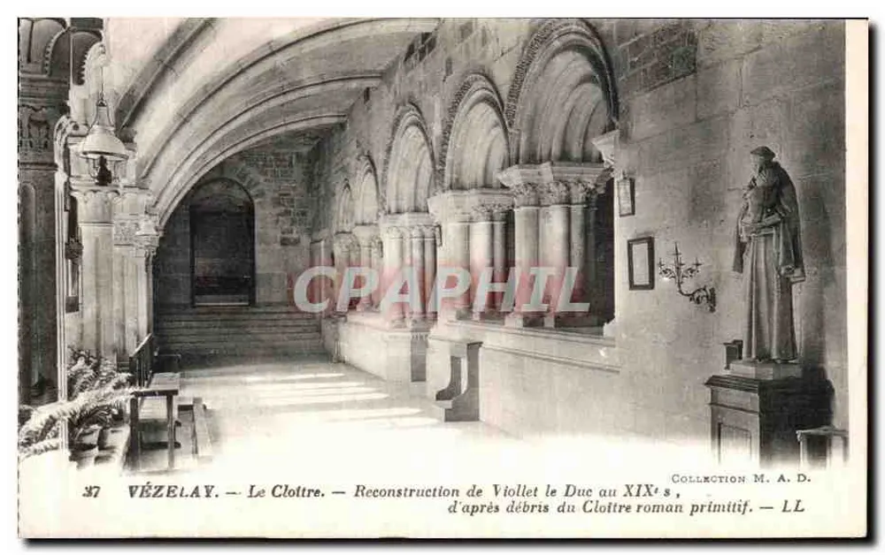Vézelay — Der Cloister — Wiederherstellung durch Viollet-le-Duc im 19. Jahrhundert, basierend auf Resten des ursprünglichen romanischen Cloisters — Sammlung M. A. D. - Vorderseite