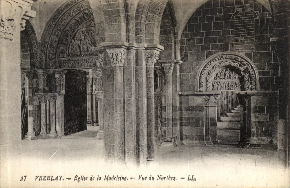 Vezelay — Église de la Madeleine — Vue du Narthex - Vorderseite
