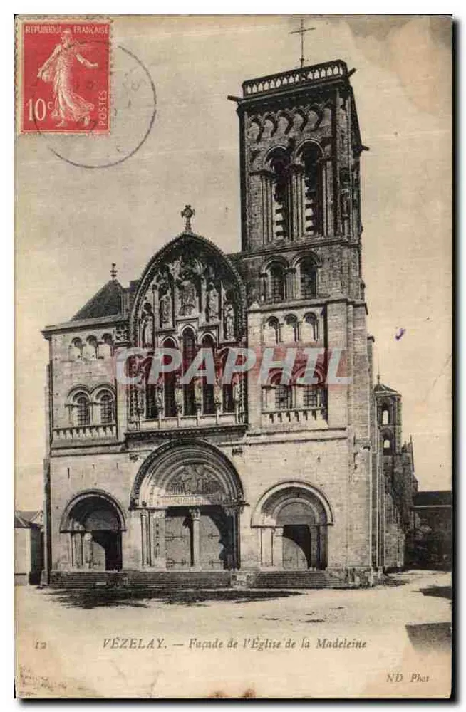 Vézelay — Façade de l'Église de la Madeleine — ND Phot - Frente