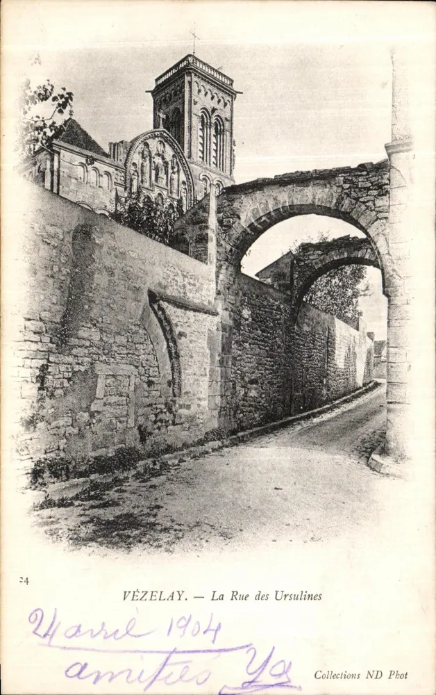 Vézelay — A Rue des Ursulines — Coleções ND Phot - Frente