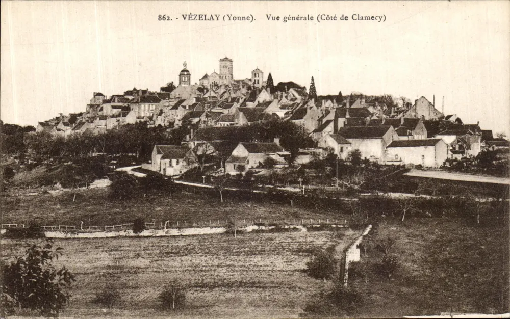 Vézelay (Yonne) — Vista Geral (Lado de Clamecy) — Editor Clamecy, n° 862 - Frente