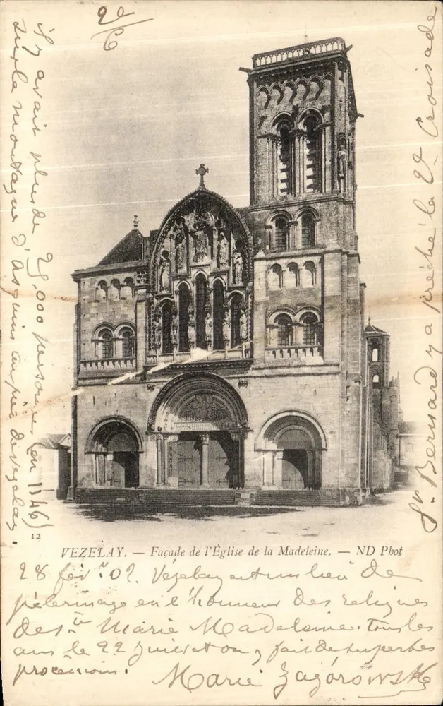 Vézelay — Fassade der Kirche Notre-Dame de la Madeleine — ND Pbot - Vorderseite