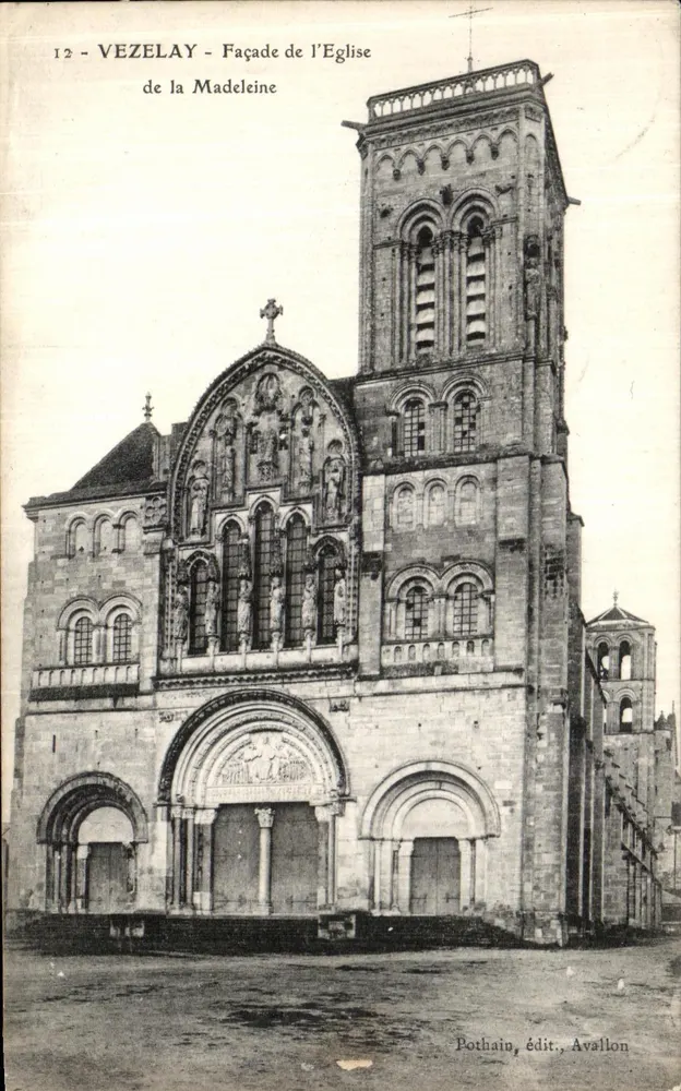 Vézelay - Facha da Igreja de Nossa Senhora da Madeleine — Pothain, editor, Avallon, n°12 - Frente