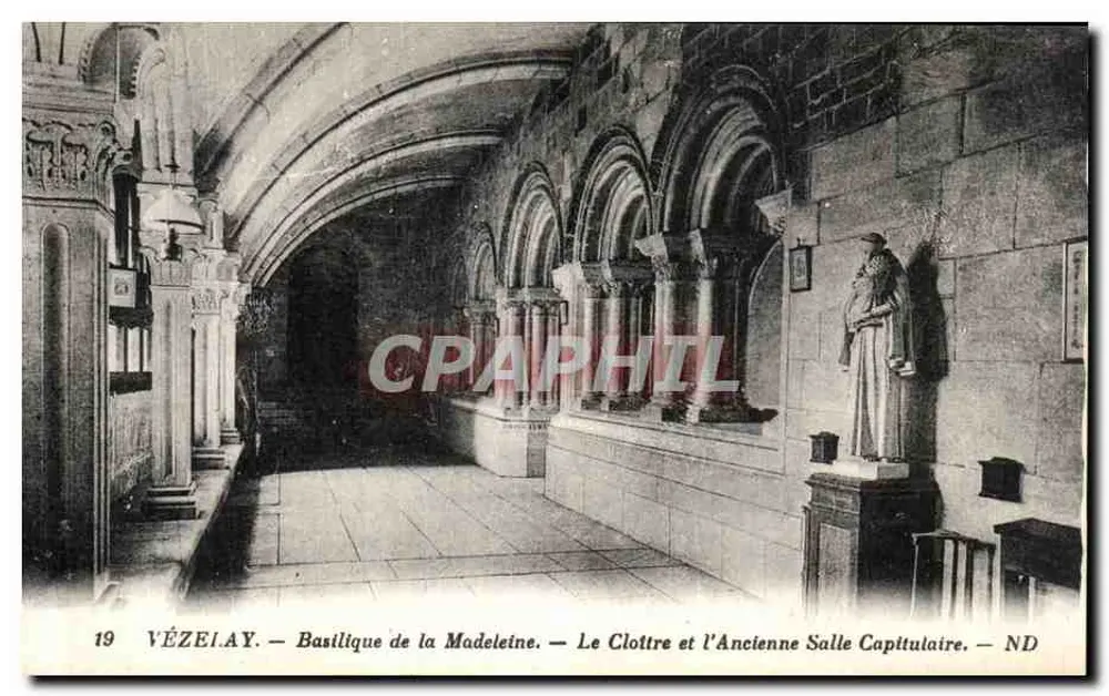 Vézelay — Basilika der Madeleine — Der Cloister und das alte Kapitelhaus — ND - Vorderseite