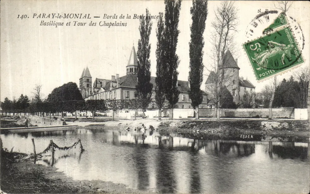 PARAY-le-MONIAL — Ufer der Bourbince — Basilika und Turm der Chapelains - Vorderseite