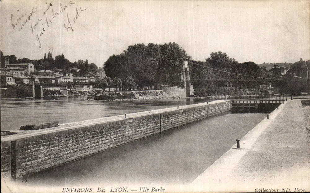 Environs de Lyon — l'Île Barbe — Collections ND. Phot. - Awers