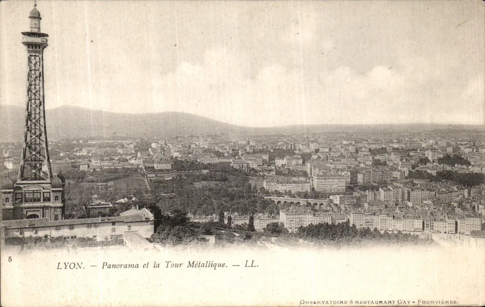 LYON — Panorama und die Metalltürme — LL. — Observatorium & Restaurant Gay - Fourvières. - Vorderseite