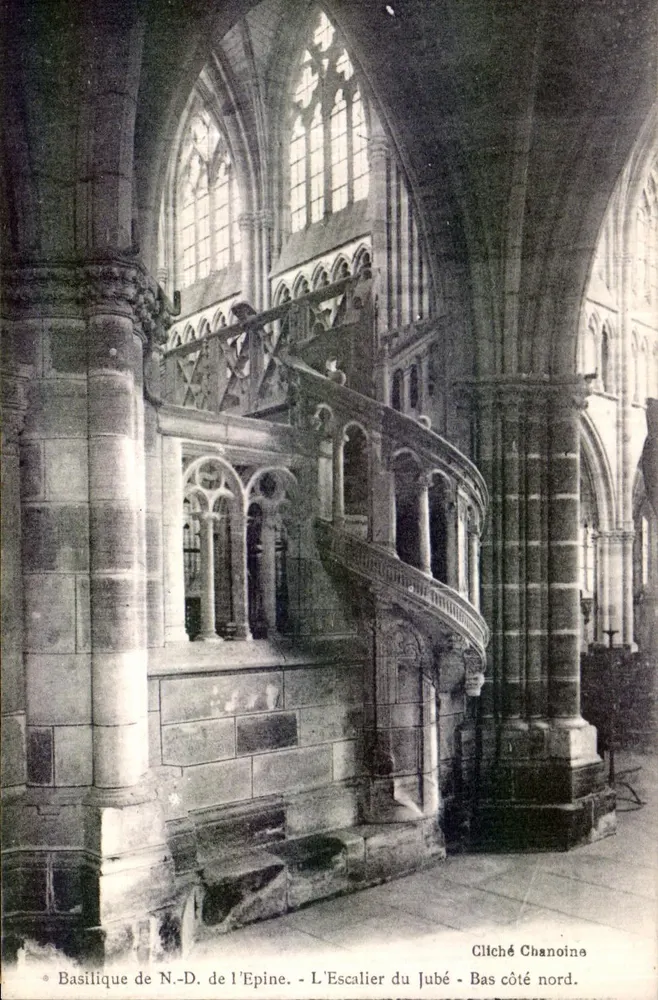 Basilika N.-D. der Dornen — Die Treppe des Jubés - Unterer nördlicher Bereich — Cliché Chanoine - Vorderseite