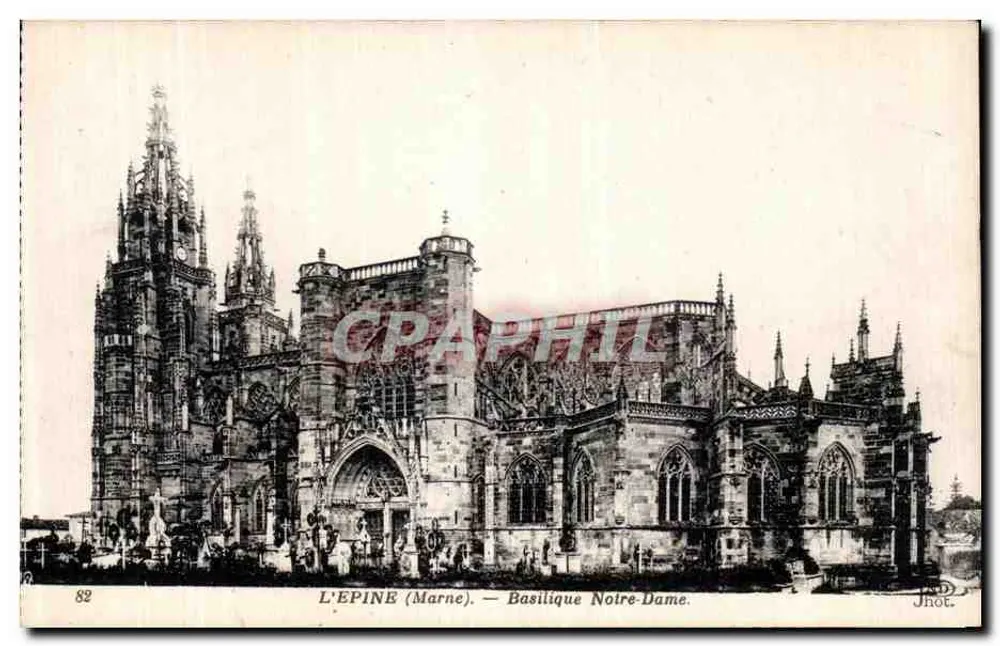 L'Épine (Marne) — Basílica Nossa Senhora de Nossa Senhora — Jhot. - Frente