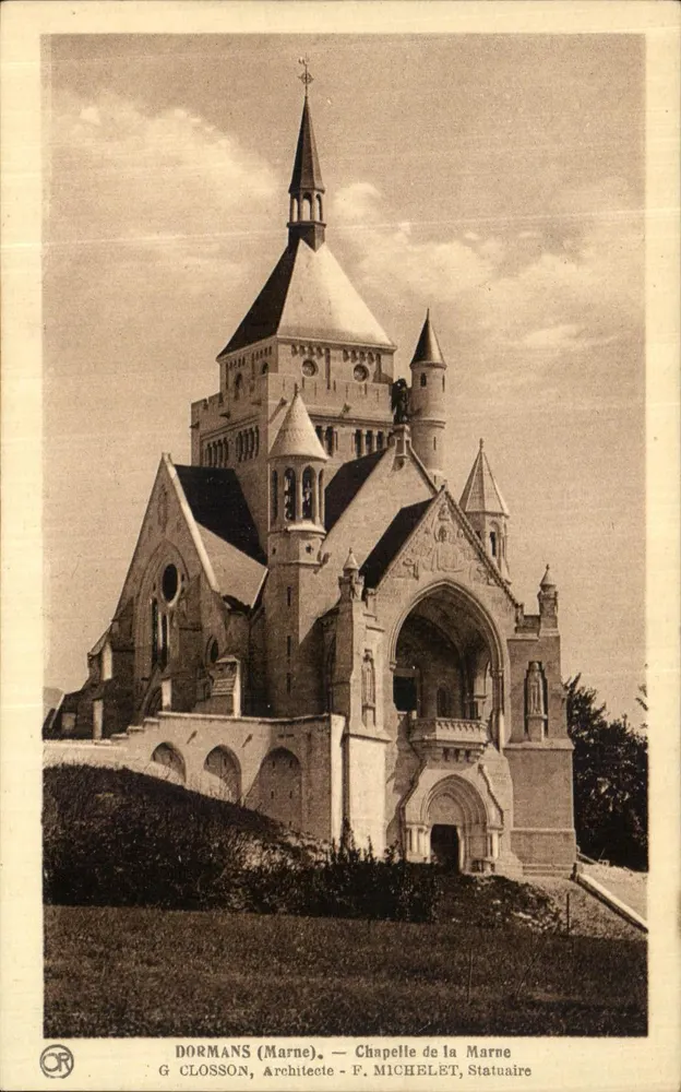 Dormans (Marne) — Capela da Marne — G. Closson, Arquiteto - F. Michelet, Escultor - Frente