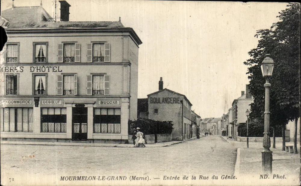 Mourmelon-le-Grand (Marne) — Eingang der Rue du Génie mit Hotel und Boulangerie — ND. Phot. - Vorderseite
