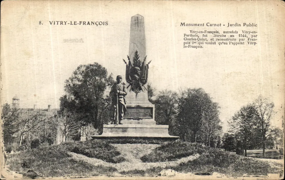 Vitry-le-François — Carnot-Monument im öffentlichen Garten — Verlag E. Le Dey, n°8 - Vorderseite