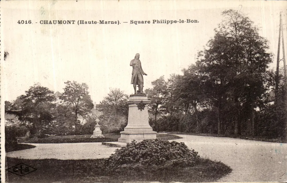 Chaumont (Haute-Marne) — Praça Philippe-le-Bon — estátua de Philippe-le-Bon, n° 4016 - Frente