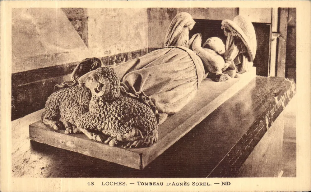 Loches — Túmulo de Agnès Sorel — ND - Frente