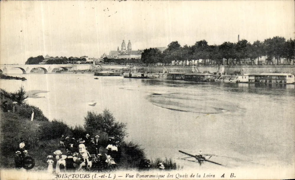 Tours (Loire) — Panoramablick auf die Ufer der Loire — A. B. - Vorderseite