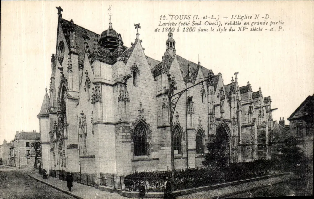 Tours (I.-et-L.) — A Igreja N.-D. Lariche (lado Sul-Oeste), reconstruída em grande parte de 1860 a 1866 no estilo do XVᵉ século — A.P. - Frente