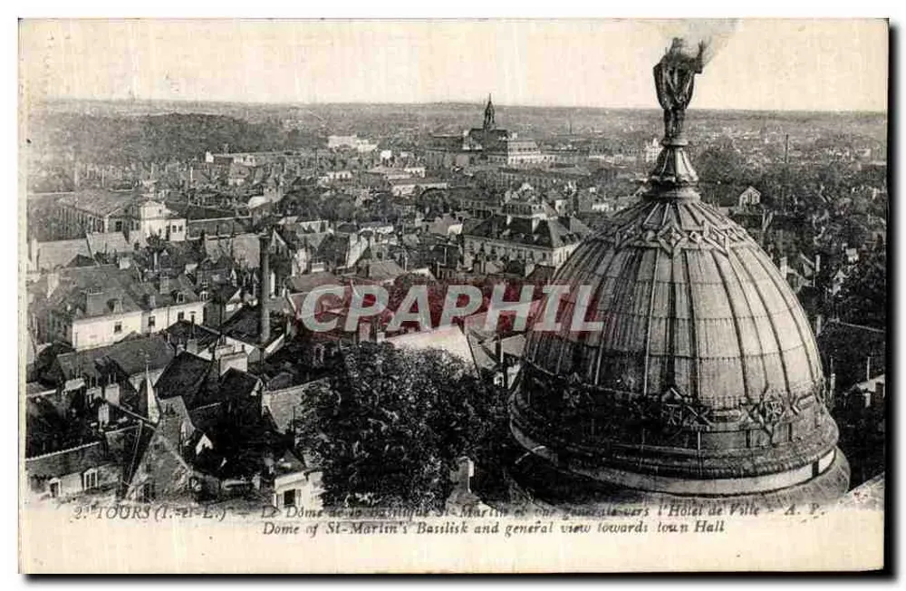 Tours (Indre-et-Loire) — Domo da basílica São Martinho e vista geral em direção ao Hôtel de Ville — A. P. - Frente
