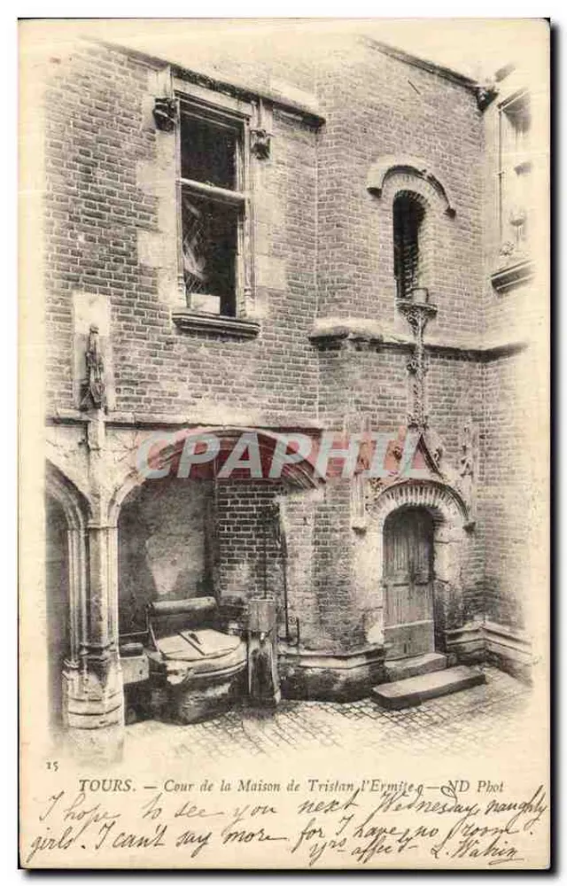Tours — Cour de la Maison de Tristan l'ermite — ND Phot - Frente