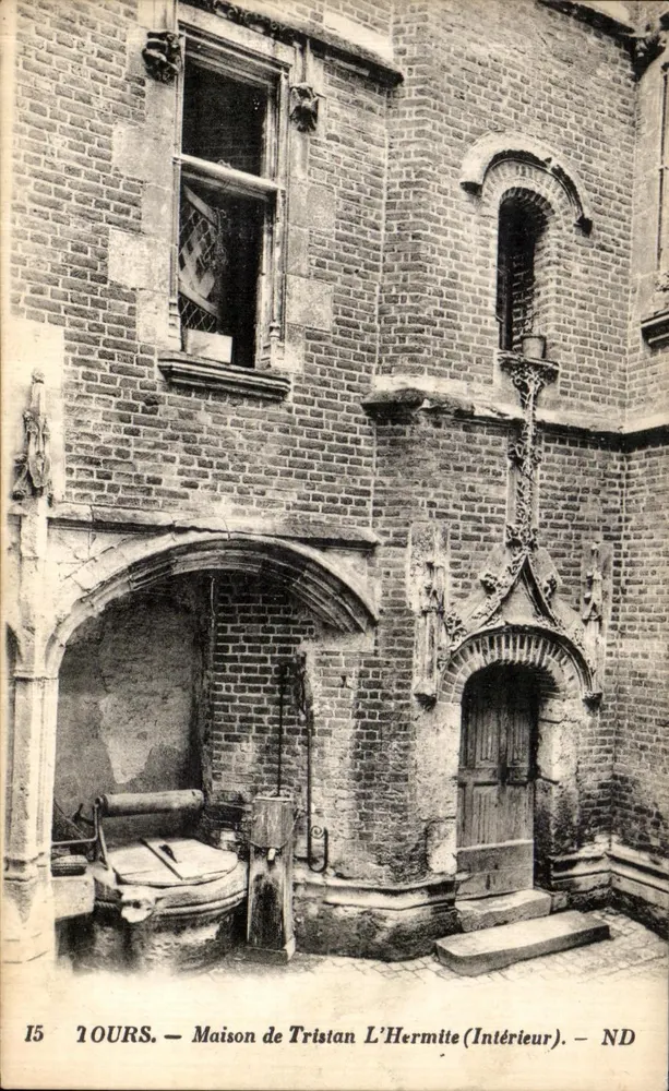 Tours — Casa de Tristan L'Hermite (Interior) — ND - Anverso