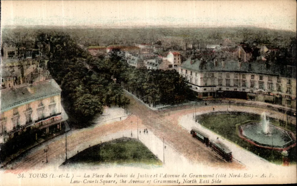 Tours (Loire-et-Loire) — La Place du Palais de Justice et l'Avenue de Grammont (côté Nord-Est) — A. P. - Vorderseite
