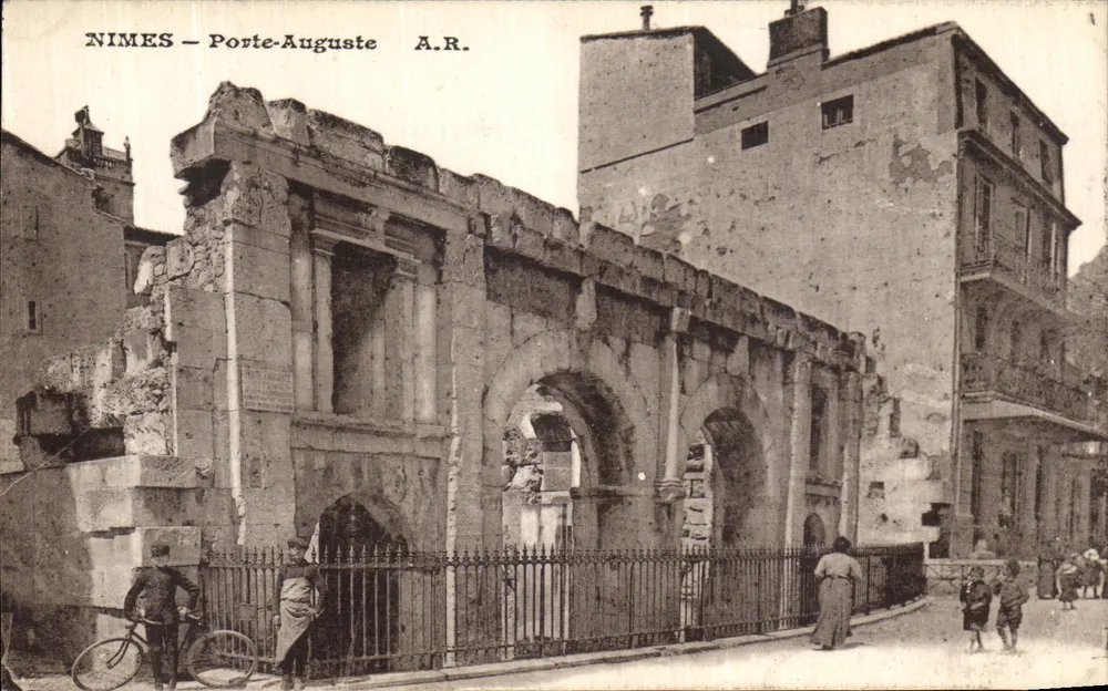 Nîmes — Porta Augusta — A.R. - Frente