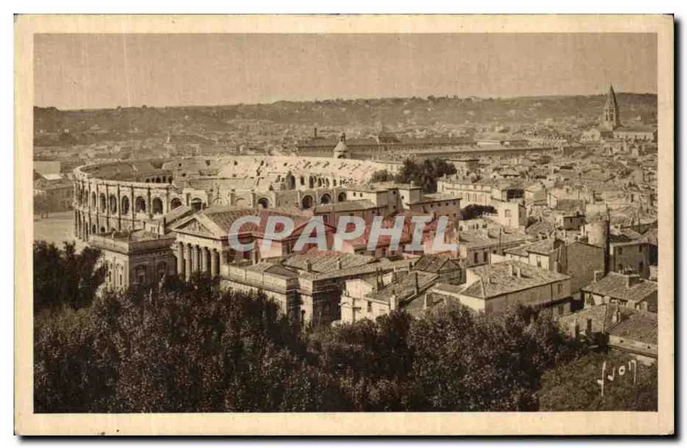 Nîmes (Gard) — Allgemeiner Blick auf die Stadt und die Arenen — Verlag: Les Éditions du Parfait - Vorderseite
