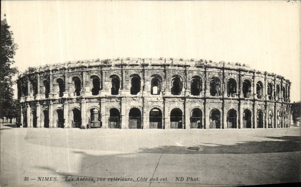 Nîmes — Die Arenen, äußere Ansicht, Südostseite — ND Phot. n°46 - Vorderseite
