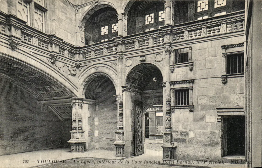 Toulouse — Innenansicht des Hofes (ehemaliges Hôtel Bornuy, 16. Jahrhundert) — ND Irat - Vorderseite