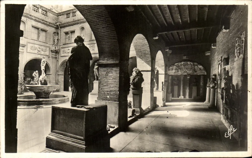 O pequeno claustro do Museu (1660) — Toulouse — Edições LABOUCHE - Frente