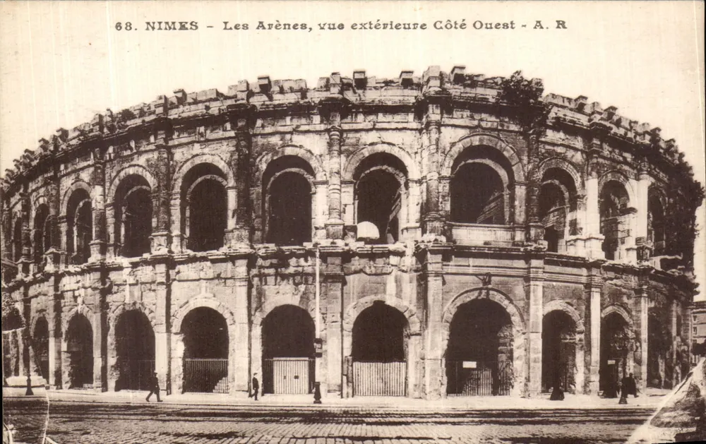 Nîmes - As Arênes, vista externa Lado Oeste - A. R. n°68 - Frente