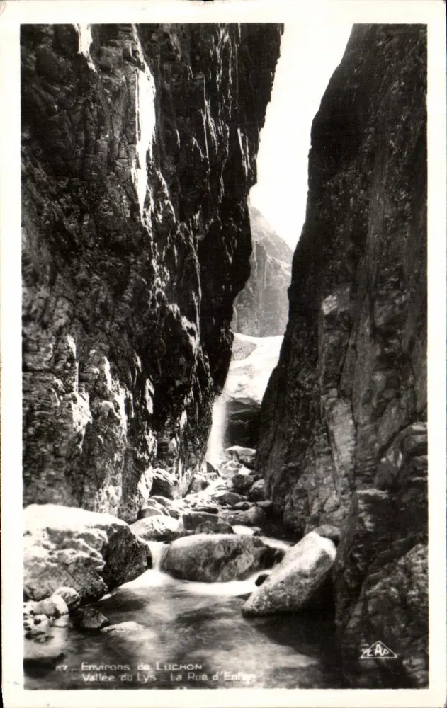Um Luchon — Tal des Lys, Die Straße der Hölle — (51) REAL PHOTO-C.A.P. - PARIS - Vorderseite