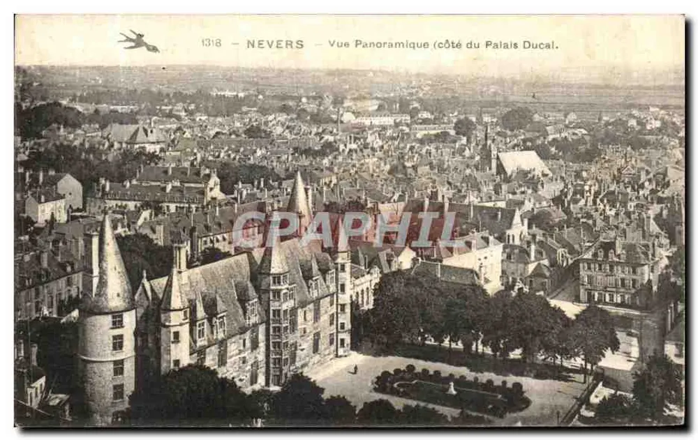 Nevers — Panoramablick (Seite des Herzogspalastes) — Verlag: Nevers, n° 1318 - Vorderseite