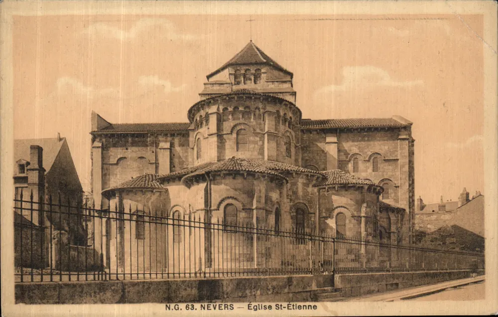 Nevers — Igreja de São Etienne — N.G. 63 - Frente