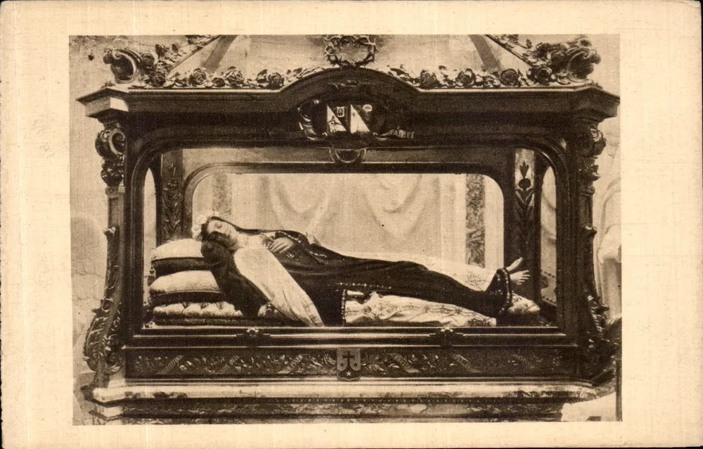 Sainte Thérèse de l'Enfant-Jésus — effigie en marbre dans sa châsse — éditeur : 'C. L. B.' (imprimé en bas à droite du recto) - Vorderseite