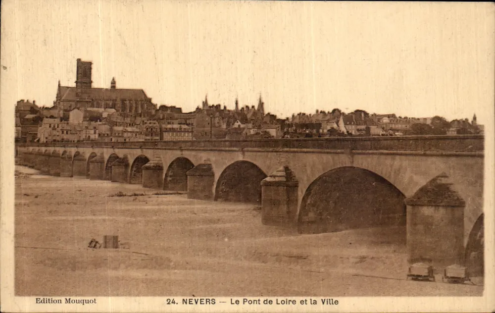 Nevers — Le Pont de Loire et la Ville — Edition Mouquiot, n°24 - Vorderseite