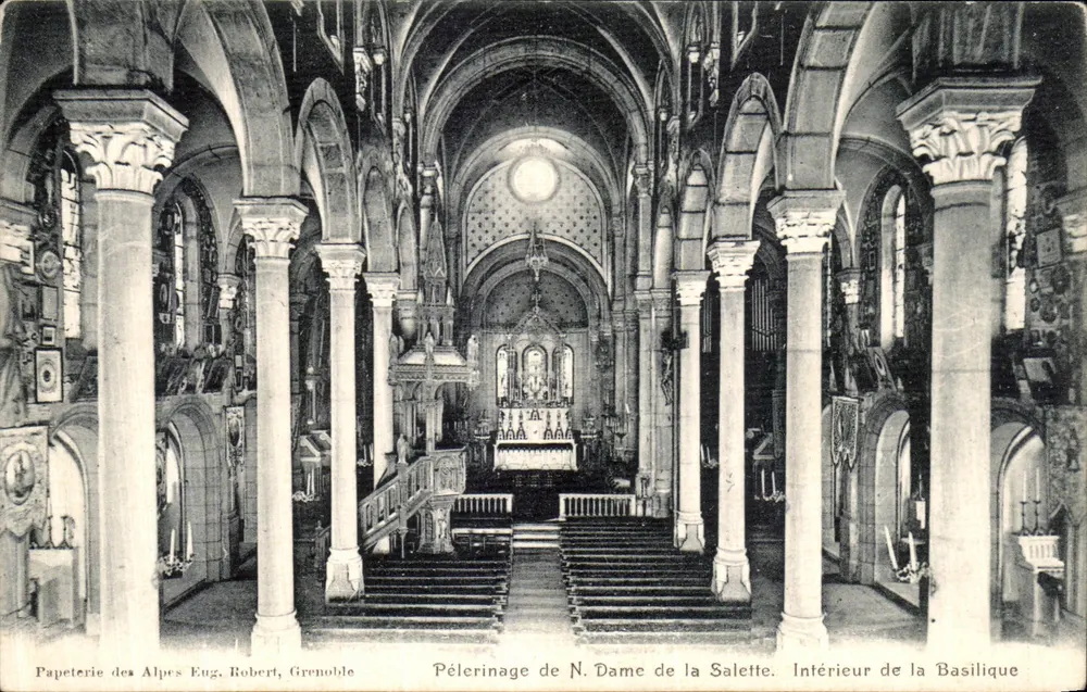 Pilgerung der hl. Jungfrau von La Salette — Innenansicht der Basilika — Papeterie des Alpes Eug. Robert, Grenoble - Vorderseite