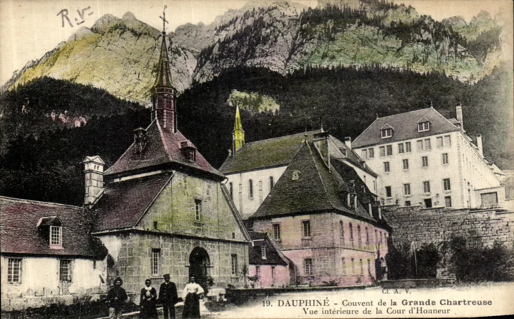 Dauphiné - Kloster der Grande Chartreuse - Innenansicht des Ehrenhofes - Vorderseite