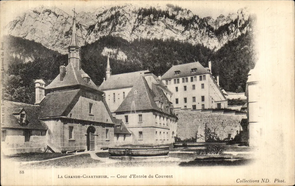 La Grande-Chartreuse — Cour d'Entrée du Couvent — Collections ND. Phot. — N° 88 - Frente