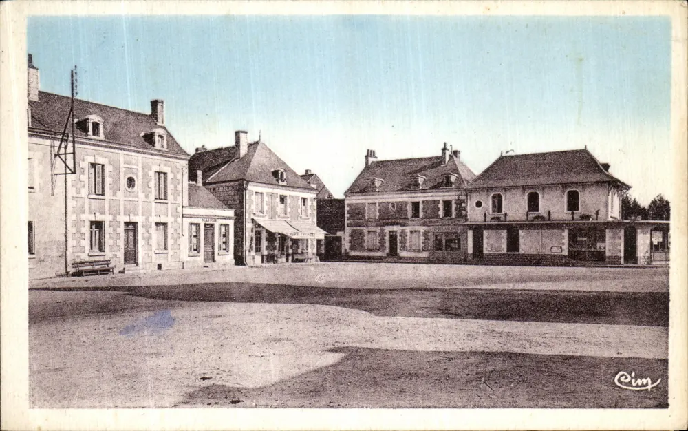 Pouzay (Loir-et-Cher) — A Praça — Cim - Frente