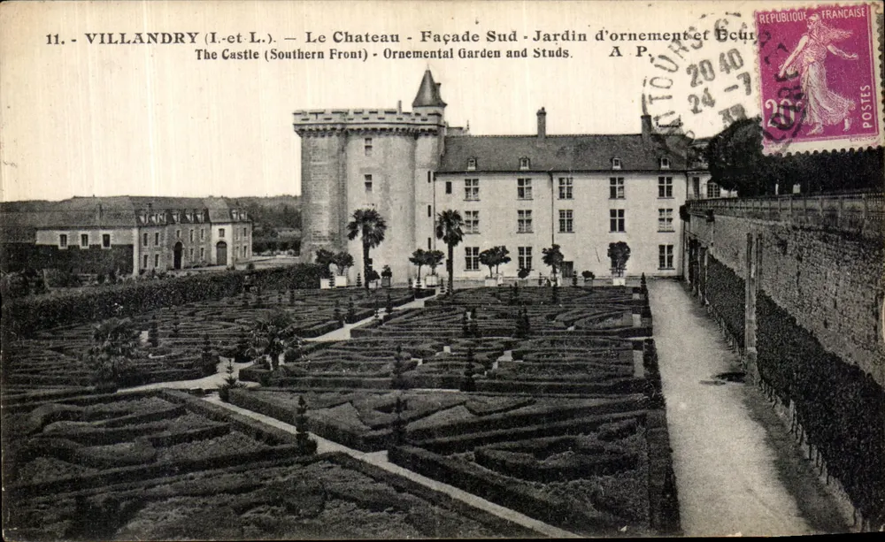 Villandry (Indre-et-Loire) — Das Schloss — Südseite — Ornamentales Garten und Ställe - Vorderseite