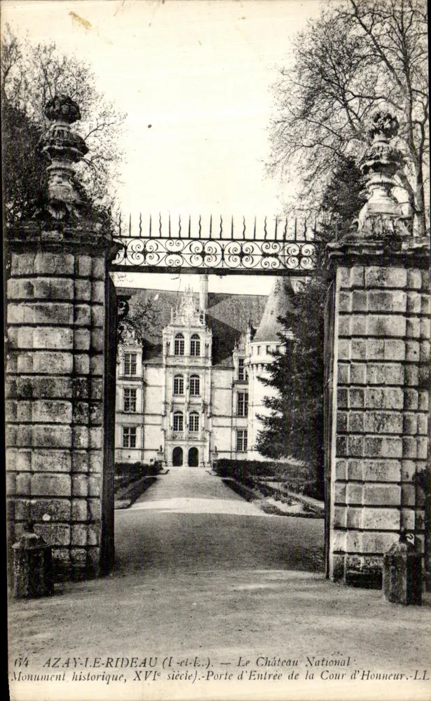 Azay-le-Rideau — Das nationale Schloss, Eingang zum Ehrenhof — Historisches Denkmal, 16. Jahrhundert - Vorderseite
