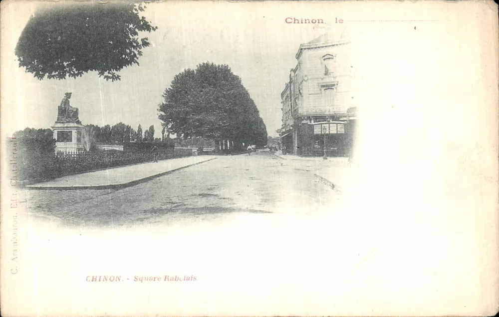 Chinon - Square Rabelais — statue sur piédestal, rue bordée d'arbres — éditeur C. Arambouton - Frente