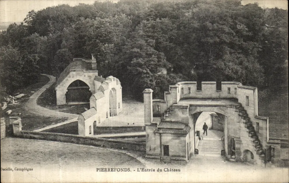 PierreFonds - A Entrada do Castelo — Decelle, Complègne - Frente